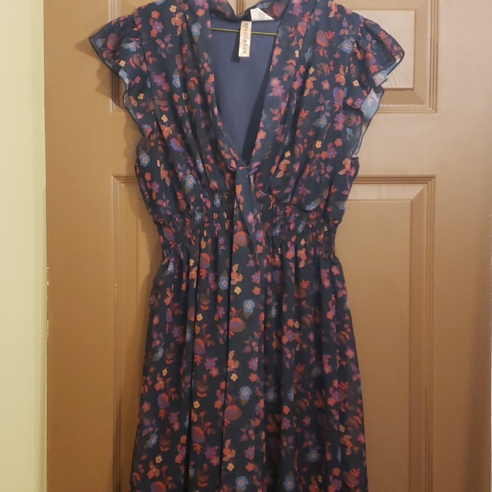 Ladies sleeveless short casual dress